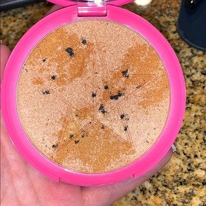Jeffree Star Mystery Frost Highlighter